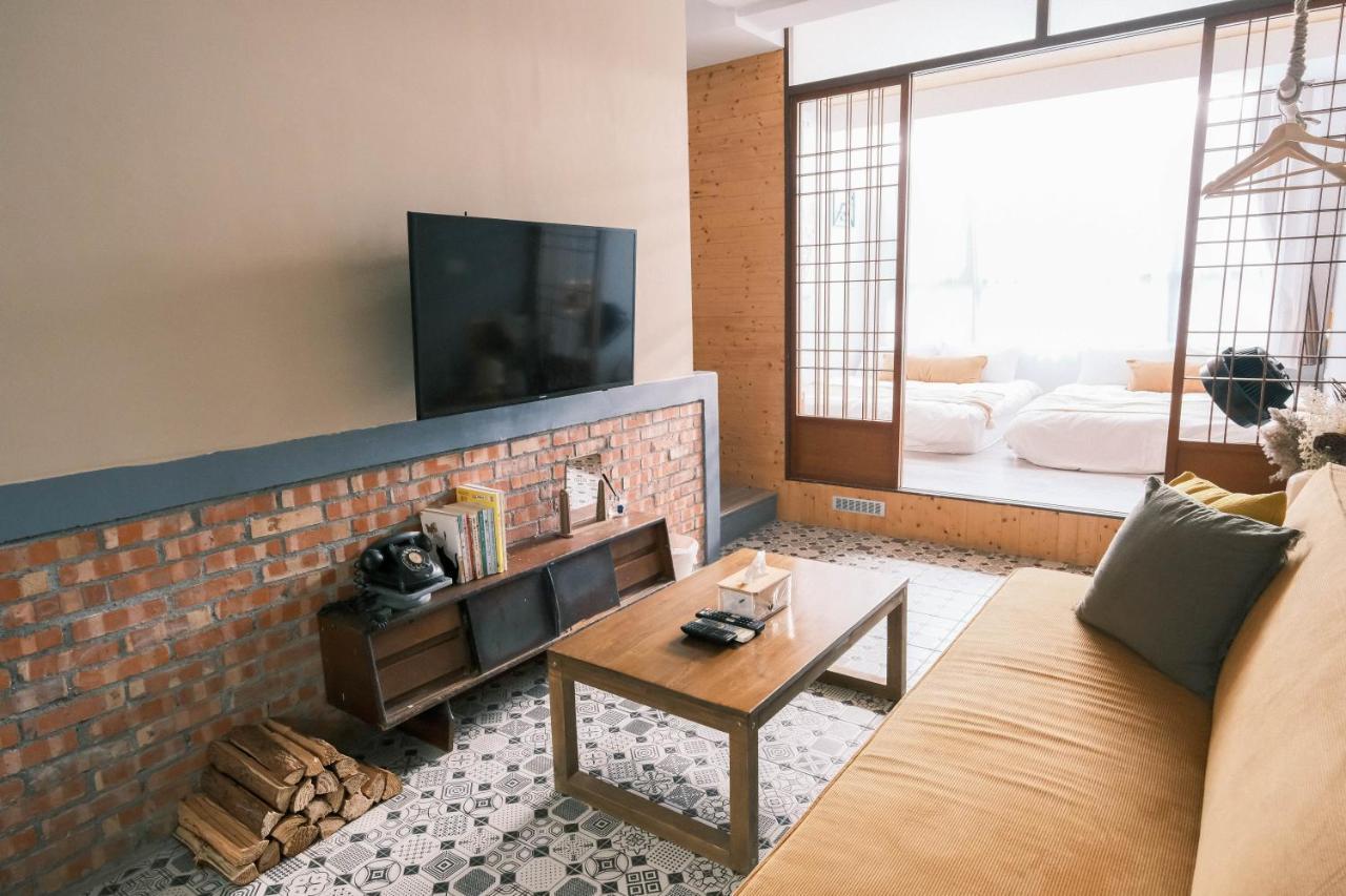 South Gate Home Stay Tainan Bagian luar foto