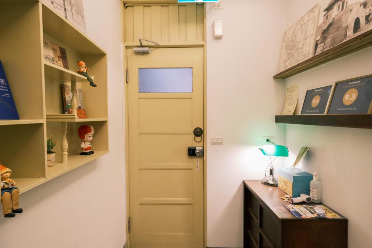 South Gate Home Stay Tainan Bagian luar foto